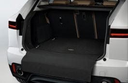 Коврик класса люкс для багажного отделения — с откидной защитой бампера, цвет Ebony image